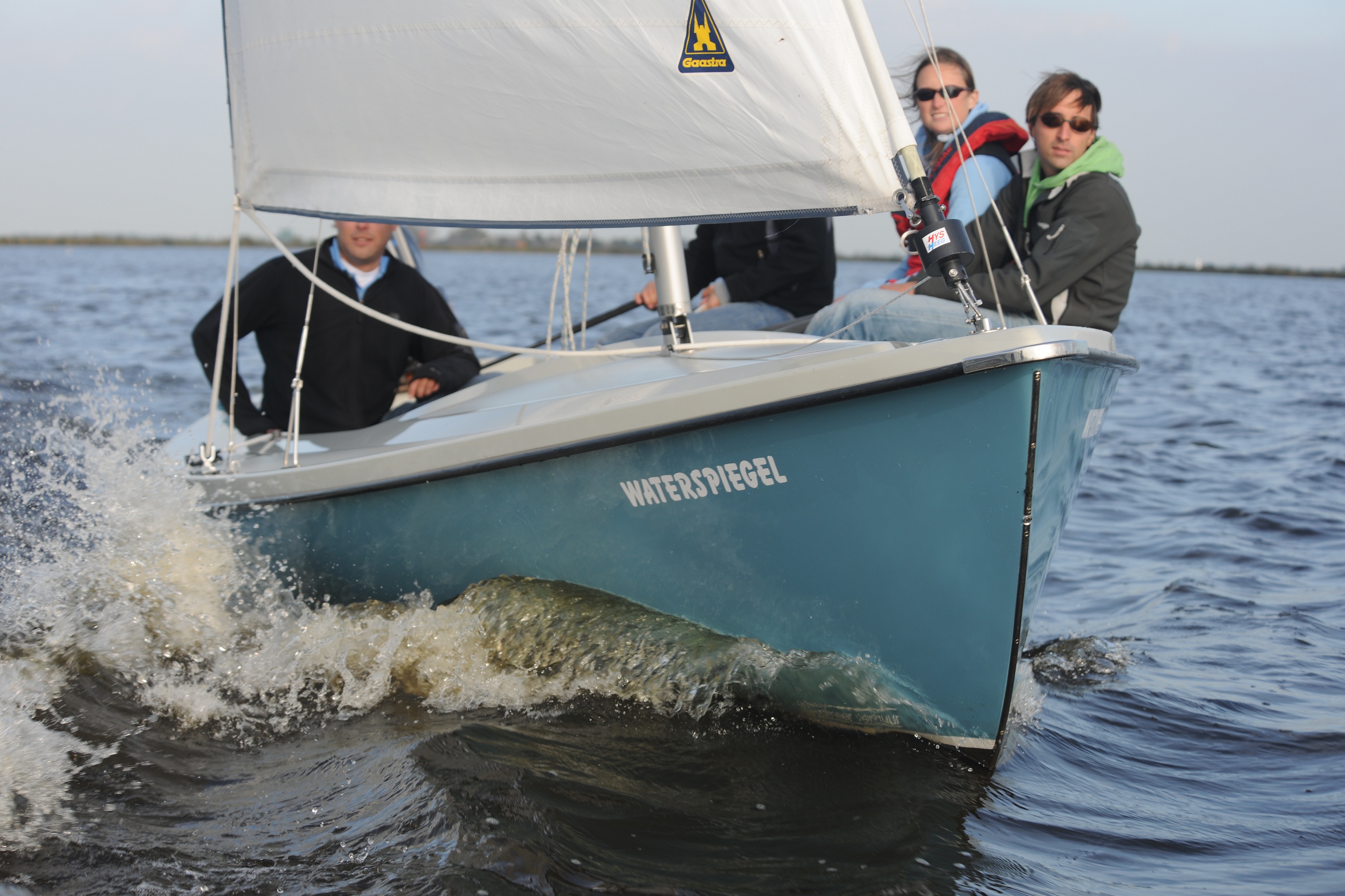 Samen zeilen als team op de Randmeren